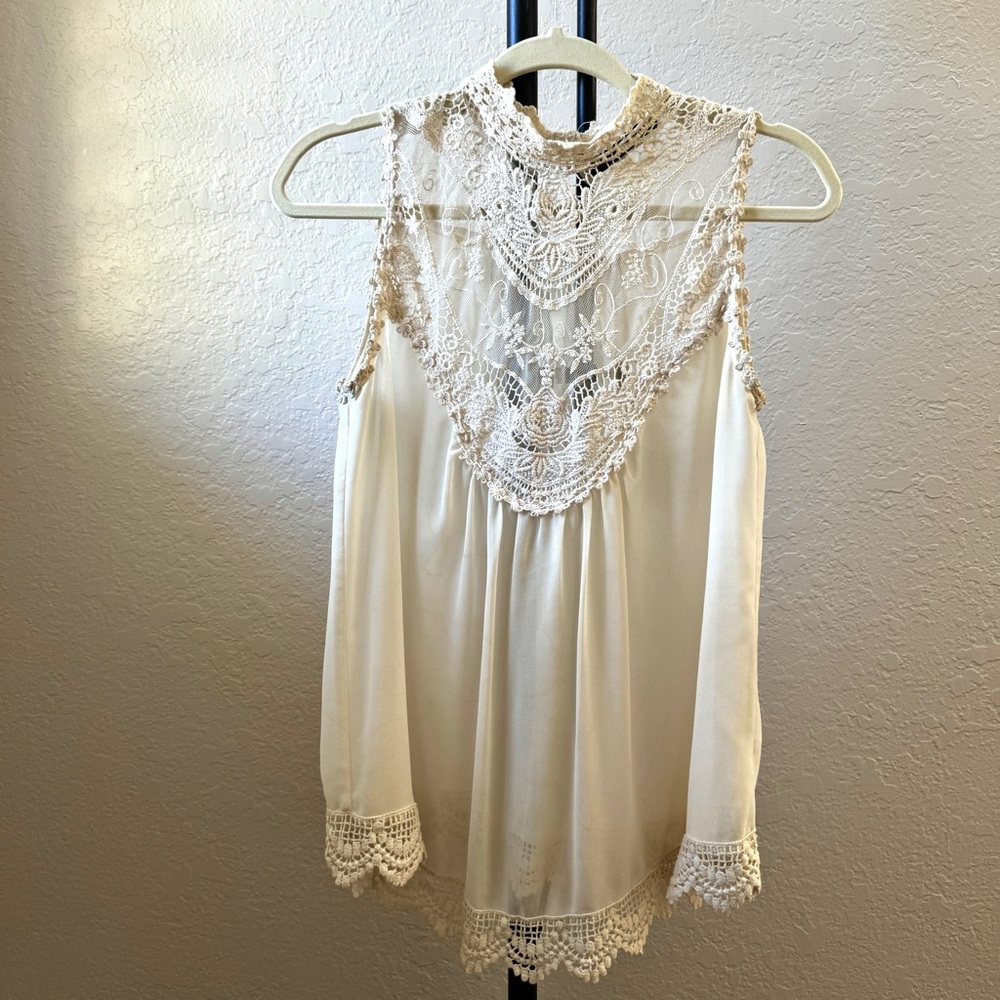 Vintage style lace flowy top